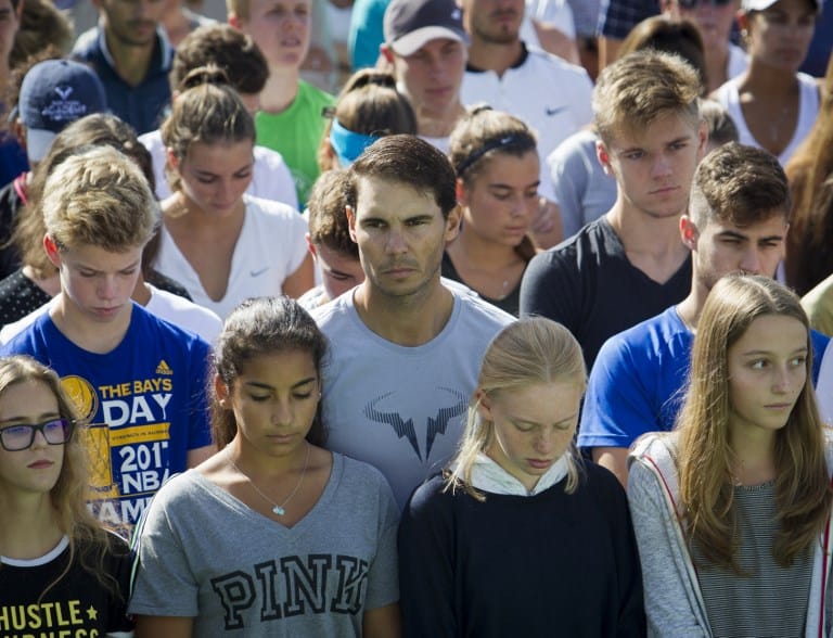 Rafael Nadal participó en el minuto de silencio llevado a cabo en honor a las víctimas de Manacor, Mallorca.